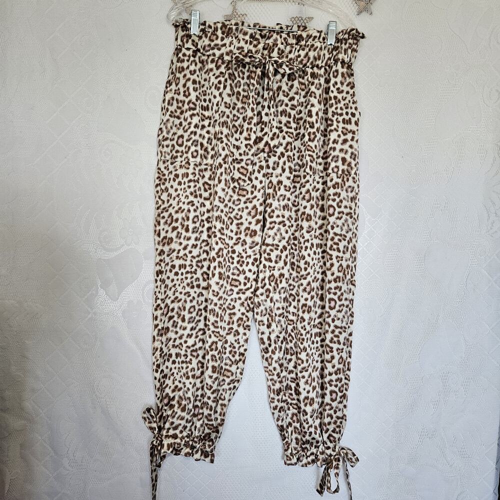 Oddy Large Lightweight Leopard Print Paperbag Cropped Pant Coastal Mob Wife Y2K